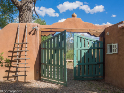 Gate