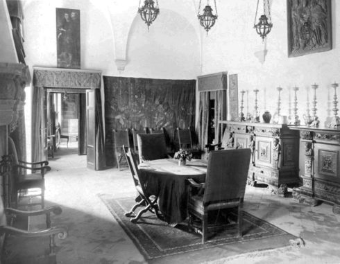 villa-curonia-dining-room_florence-blog